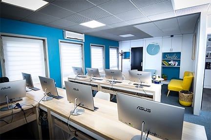 Salle de formation informatique à Grenoble